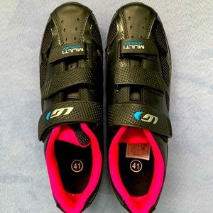 Louis Garneau cycling shoes size 41 (fits size 8)